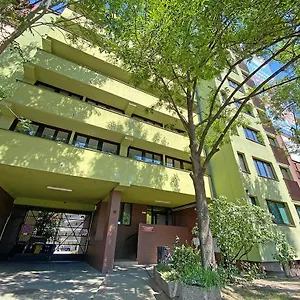 hostel-dom-studencki-zodiak.hotelswroclaw.com/